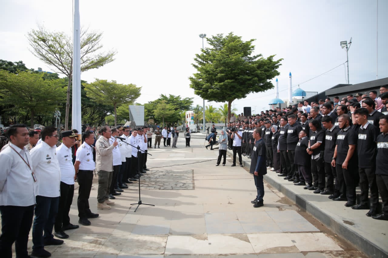Wujudkan Lingkungan Bersih, Danny Pomanto Kukuhkan 153 Personel Pakandatto